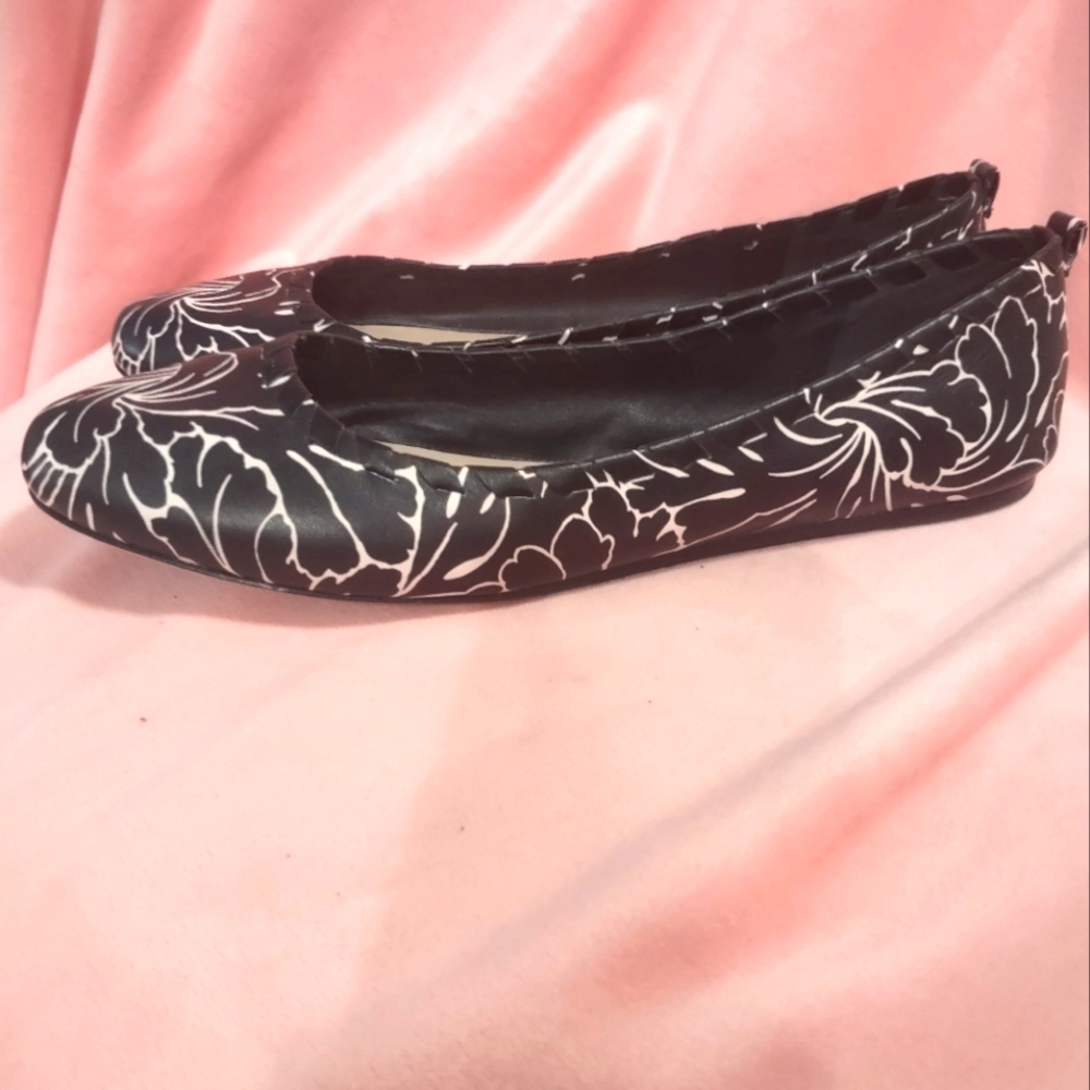 Via Spiga Black and White Floral Ballet Flats